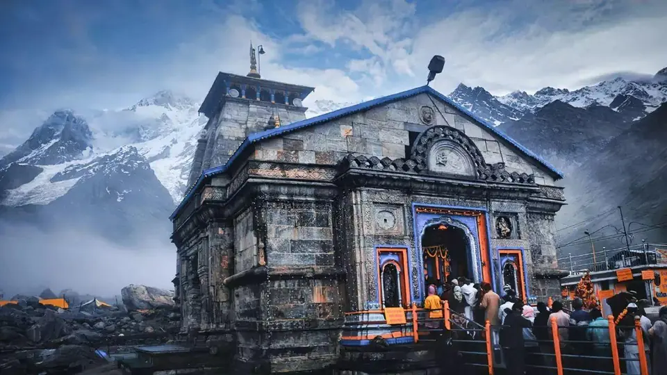 Pilgrims at Kedarnath Temple
